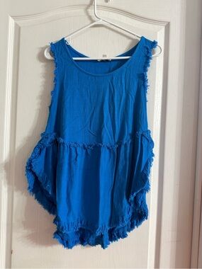 Umgee Women’s Blue Raw Hem Rounded Top Sz S. JN-119